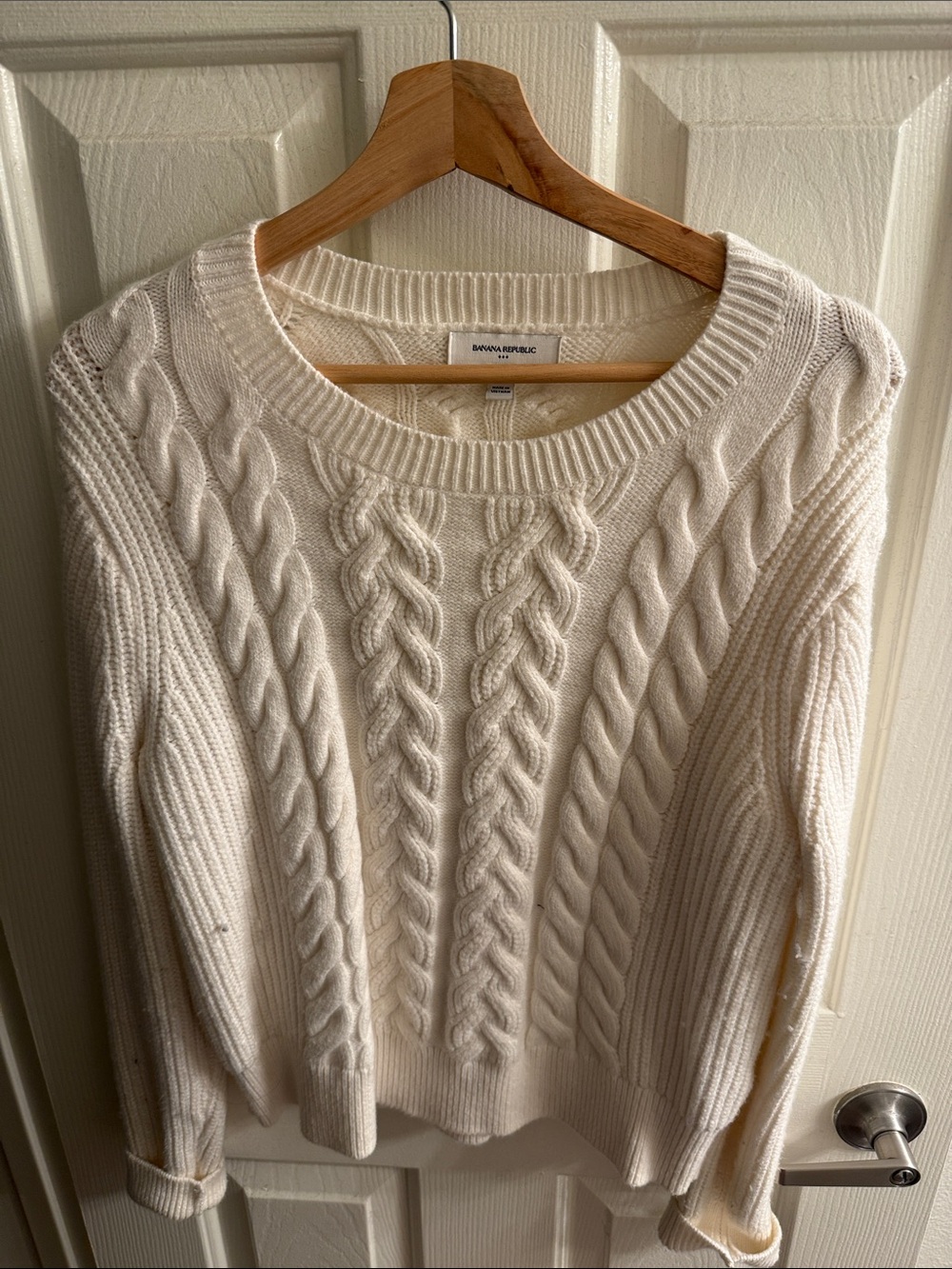 Banana Republic Cream Cable Crew Neck Sweater